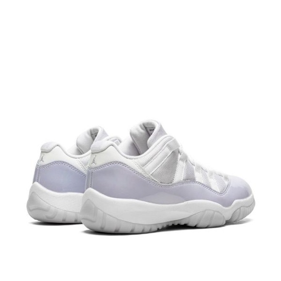 Air Jordan 11 Low "Pure Violet" sneakers - Picture 3 of 4